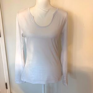 WIHOLL White Long Sleeve Scoop Neck Top – Size Medium – NWOT